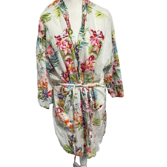 La Cera Other - La Cera Cotton kimono style short robe. White floral print. Size M. VGUC